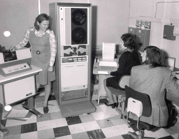 Optronics film scanner and control computer