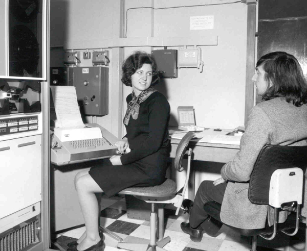 Microdensitometer, Pella Machin and John Lewis, January 1973