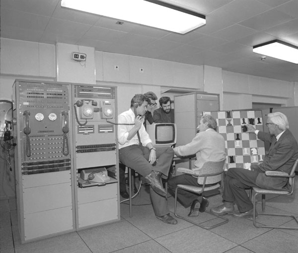 IBM 360/195 playing Chess, November 1974