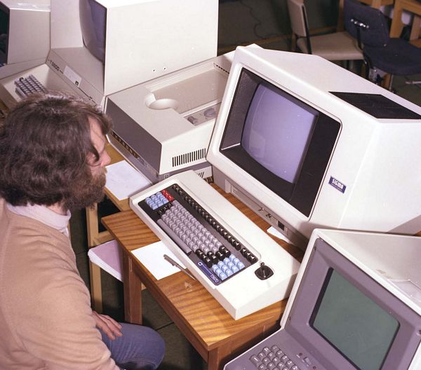 Sigma GOC T5670 Raster Scan Display. Tektronix Hardcopy Unit to the left and  Tektronix 4010 to the right