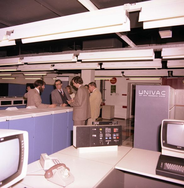 Kenneth Baker visits the mainframes, March 1982