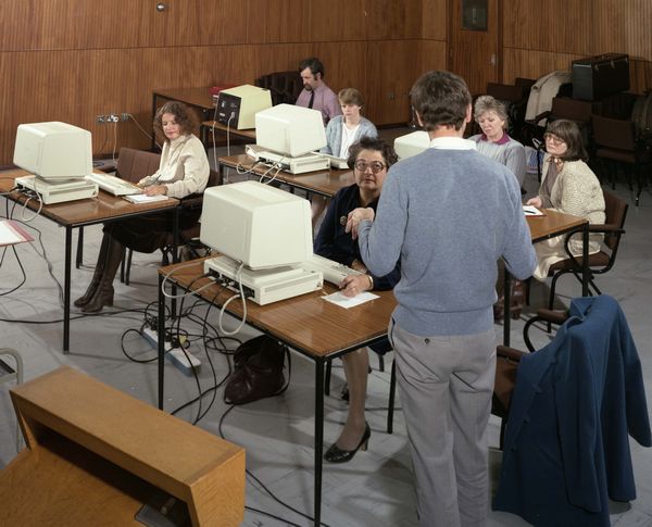 David Leech giving a PROFS Course, December 1984