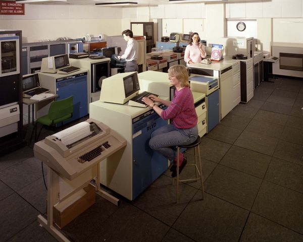 Informatics Machine Room, Systime 8750s in the foreground, 1986