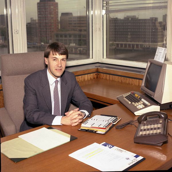 Rob Witty, the new Alvey Software Engineering Director, in his Millbank Office, September 1986