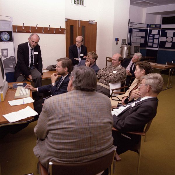 PE2D, TOSCA and CARMEN being demonstrated to the Engineering Board Computing Committee by John Simkin, September 1988