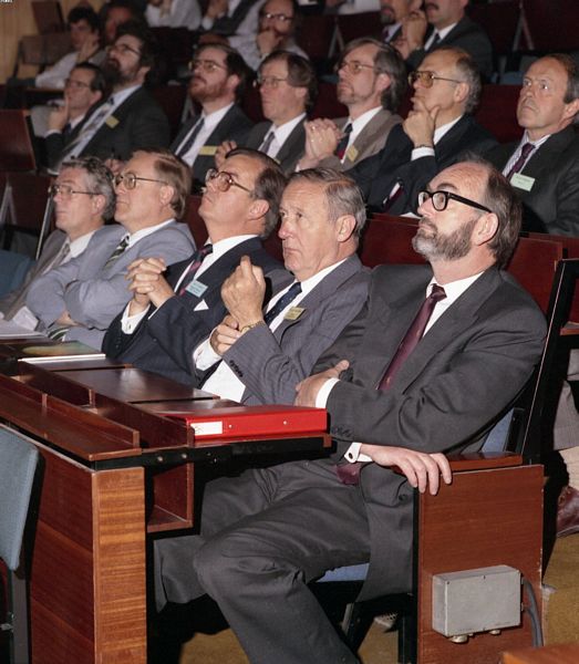 RAL Deputy Director, Dr T G Walker; SERC Director, Laboratories, Dr A E Hughes; Mr C J Conway; Lord Tombs; Dr P R Williams.