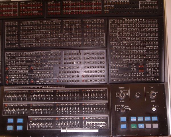 Close-up of 360/195 Console